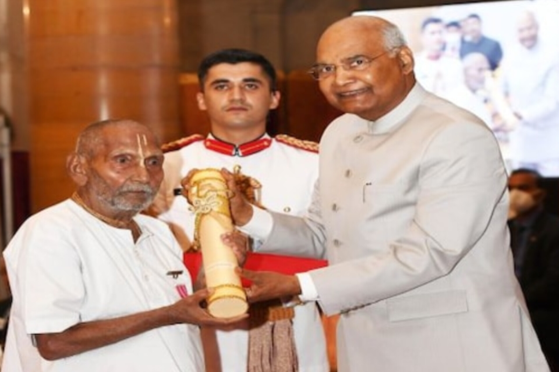 Swami Sivananda Dies